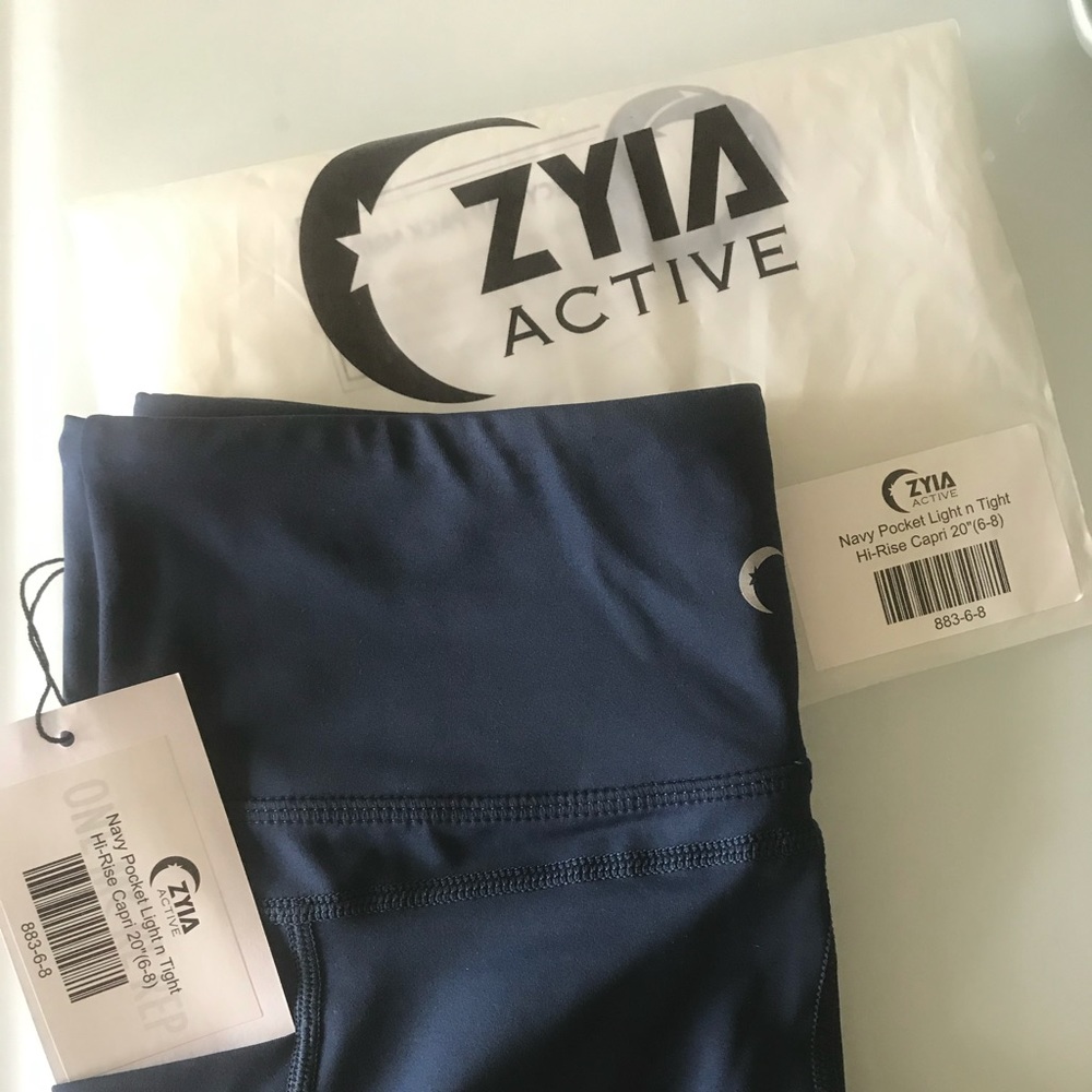 ZYIA Light & Tight Navy Capri with Pockets